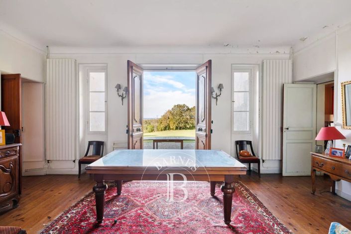 Image No.10-9 Bed House for sale