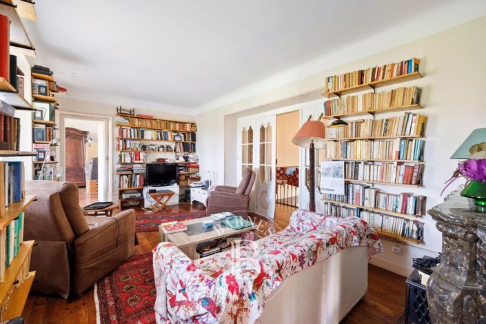 Image No.18-9 Bed House for sale