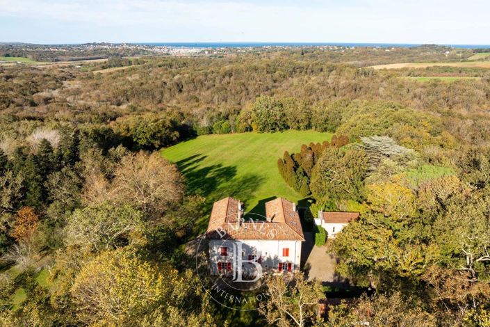 Image No.4-9 Bed House for sale