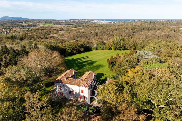 Image No.5-9 Bed House for sale