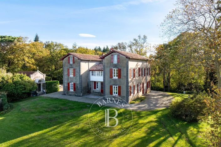 Image No.8-9 Bed House for sale