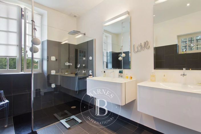 Image No.16-7 Bed House for sale