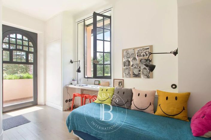 Image No.23-7 Bed House for sale