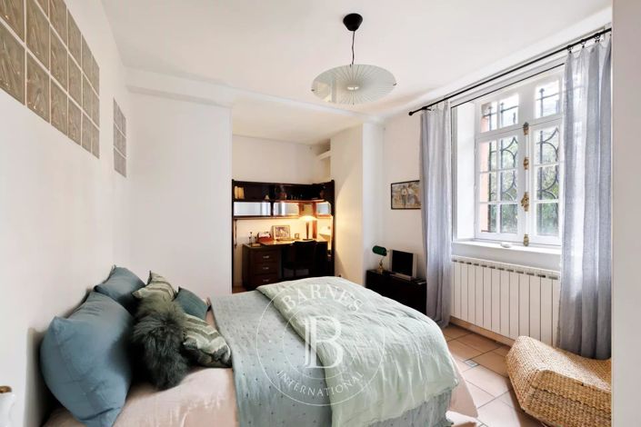 Image No.25-7 Bed House for sale