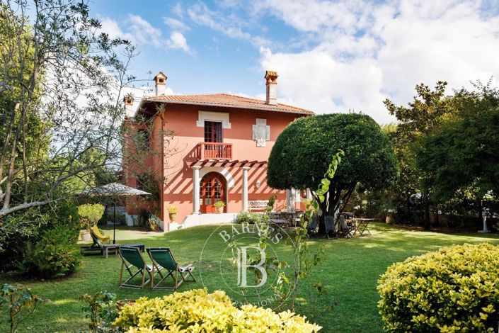 Image No.1-4 Bed House for sale