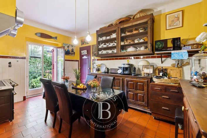 Image No.16-4 Bed House for sale