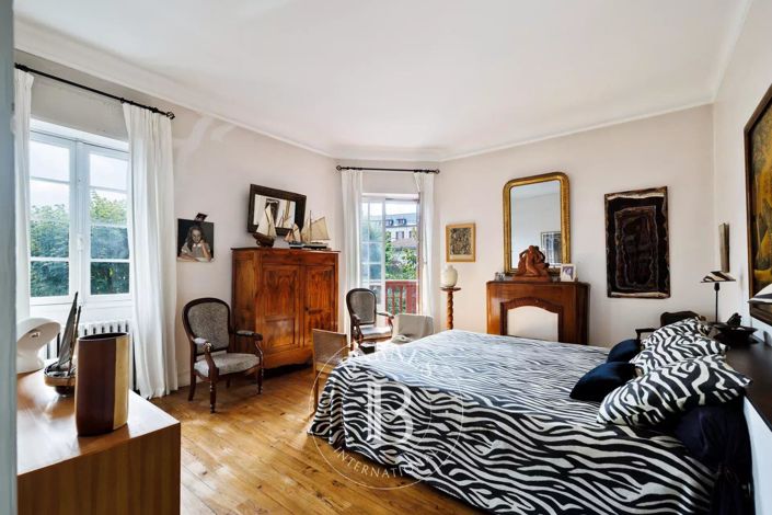 Image No.18-4 Bed House for sale