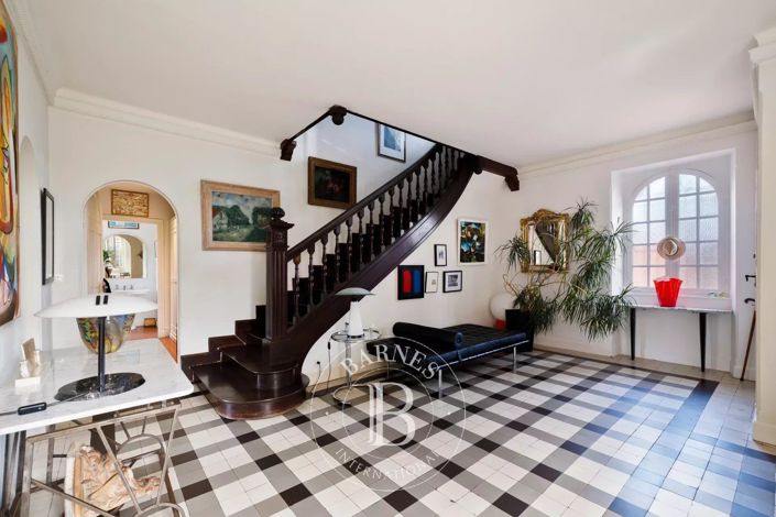 Image No.8-4 Bed House for sale