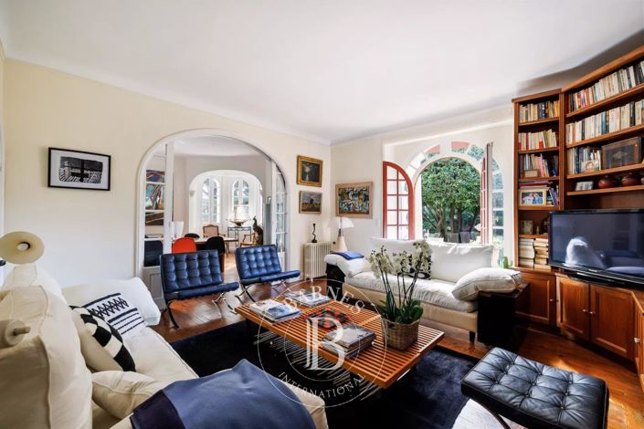 Image No.9-4 Bed House for sale