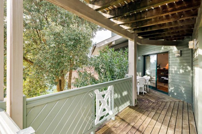 Image No.10-3 Bed House for sale