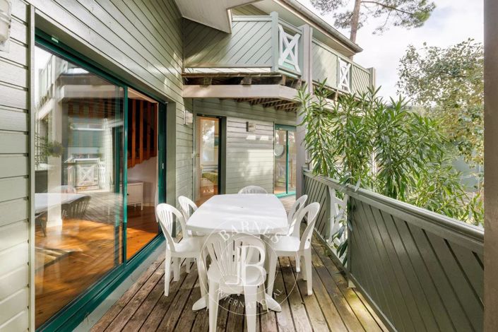 Image No.11-3 Bed House for sale