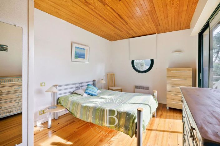 Image No.13-3 Bed House for sale