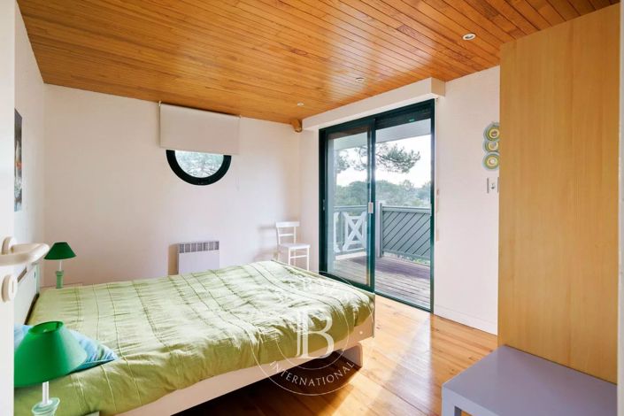 Image No.14-3 Bed House for sale