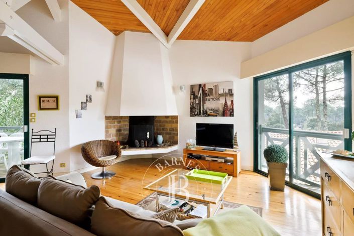 Image No.6-3 Bed House for sale