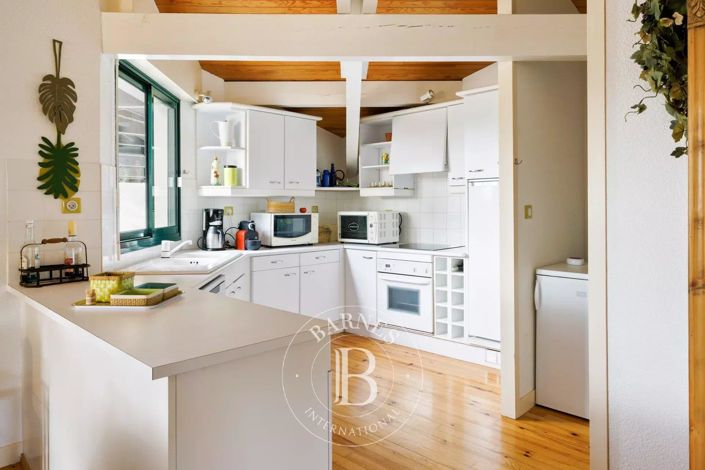 Image No.9-3 Bed House for sale