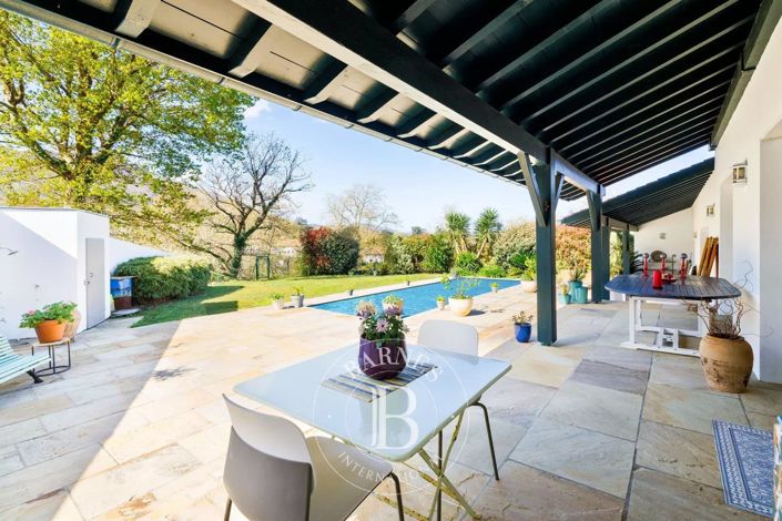 Image No.12-4 Bed House for sale