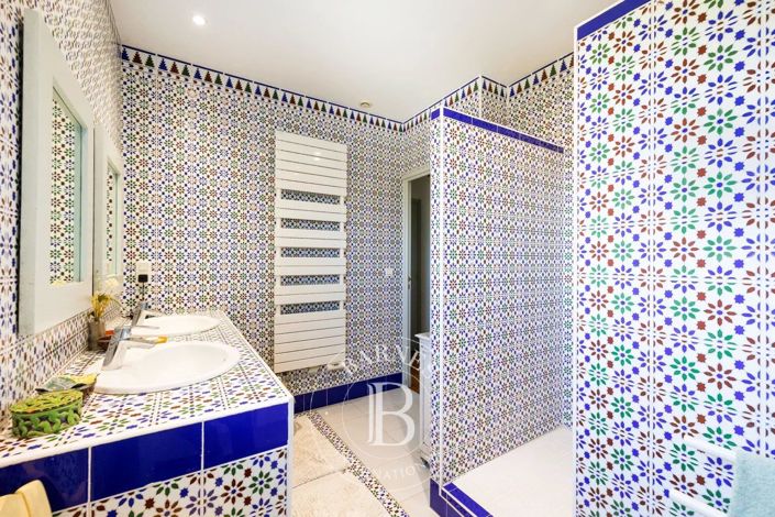 Image No.15-4 Bed House for sale