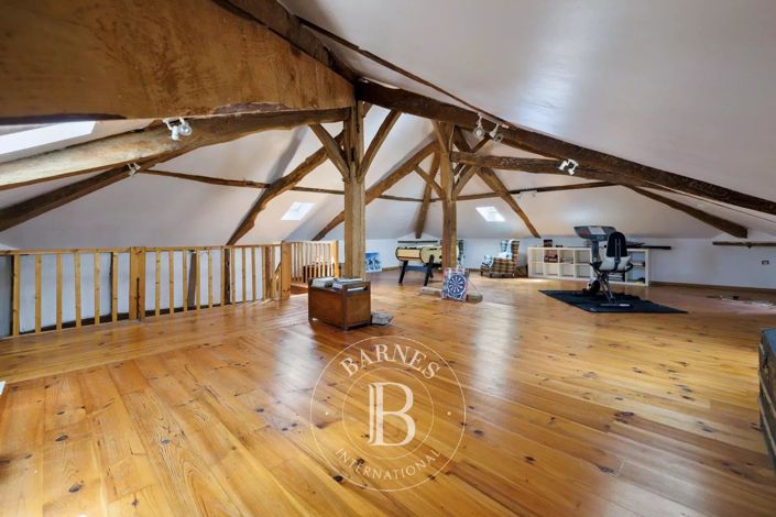 Image No.22-6 Bed House for sale