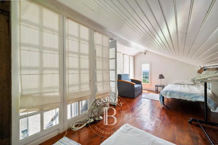 Image No.26-6 Bed House for sale