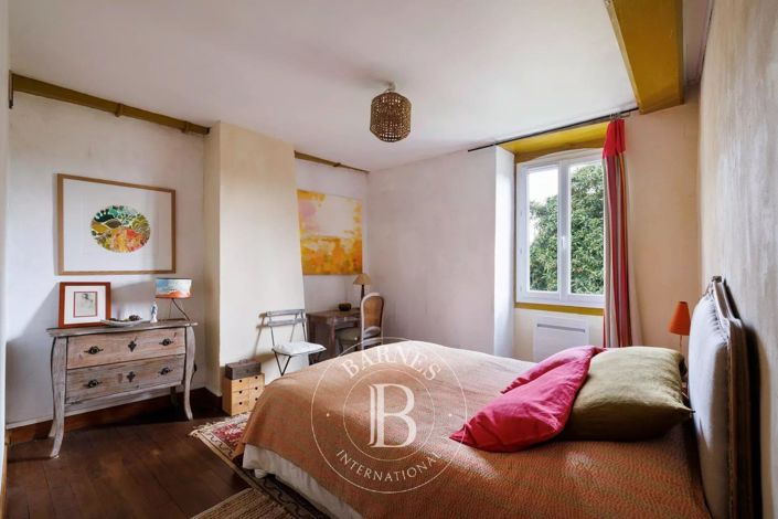 Image No.12-4 Bed House for sale