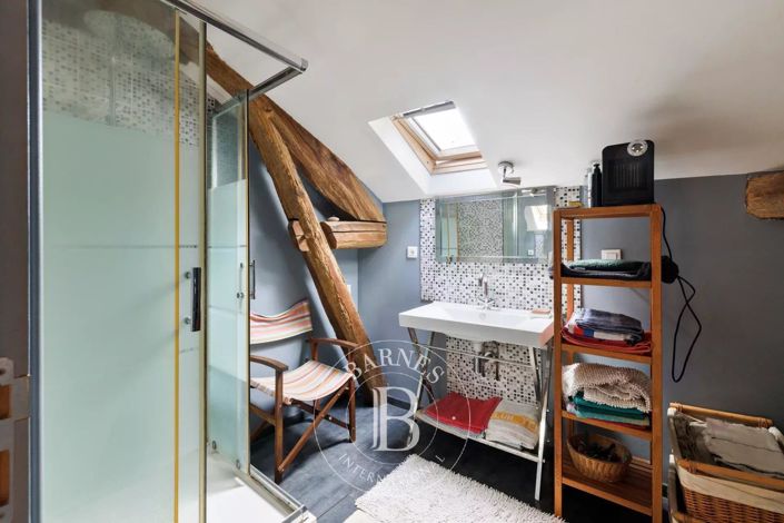 Image No.18-4 Bed House for sale