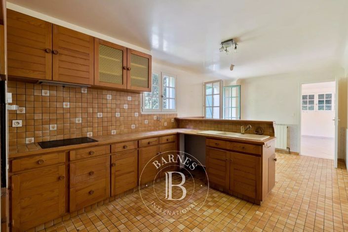 Image No.10-4 Bed House for sale