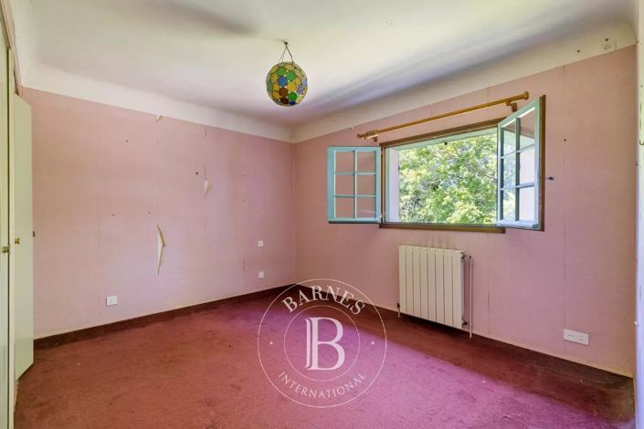 Image No.12-4 Bed House for sale