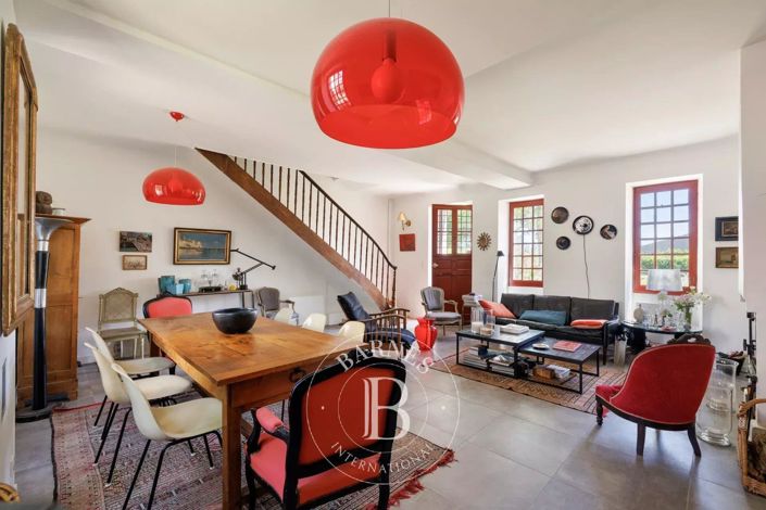 Image No.6-4 Bed House for sale