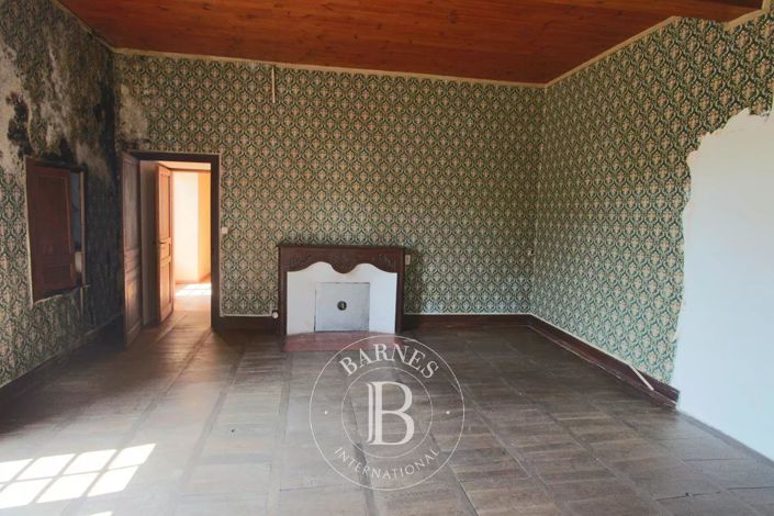 Image No.6-4 Bed House for sale