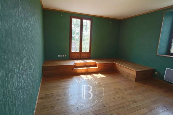 Image No.8-4 Bed House for sale