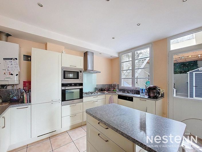 Image No.11-3 Bed House for sale