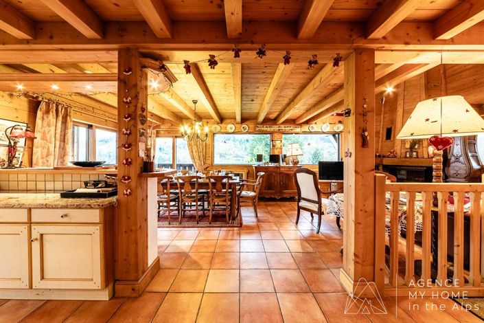 Image No.2-4 Bed House for sale