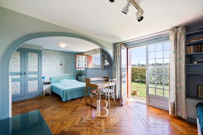 Image No.22-7 Bed House for sale