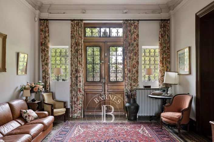 Image No.10-6 Bed House for sale