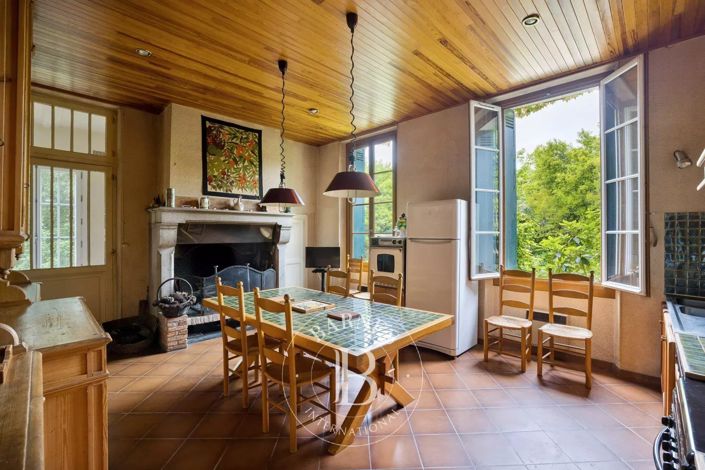 Image No.12-6 Bed House for sale