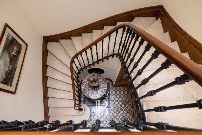 Image No.22-6 Bed House for sale