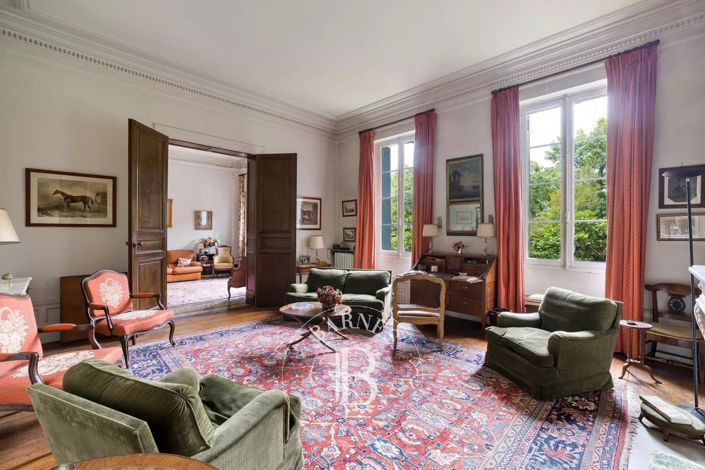 Image No.5-6 Bed House for sale