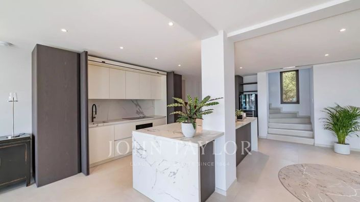 Image No.11-3 Bed House for sale