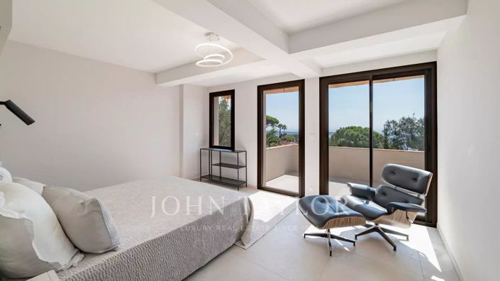 Image No.14-3 Bed House for sale