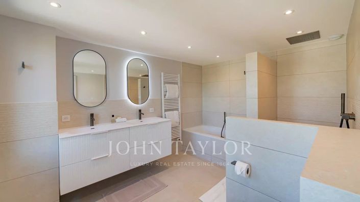 Image No.16-3 Bed House for sale