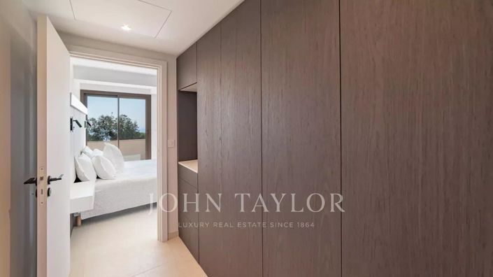 Image No.17-3 Bed House for sale