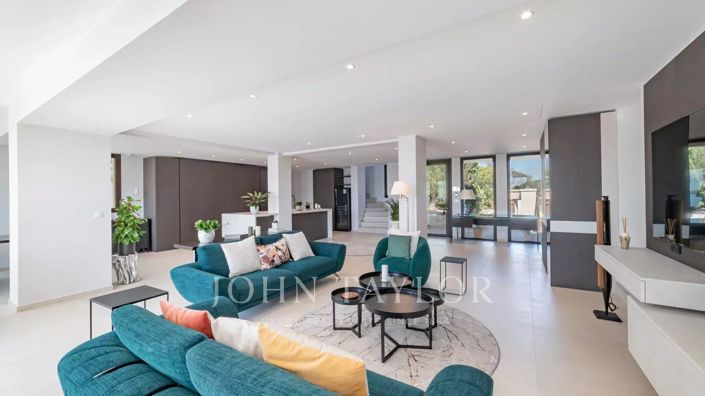 Image No.9-3 Bed House for sale