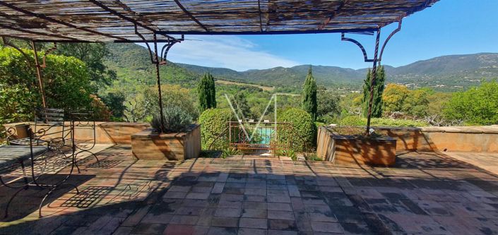 Image No.5-6 Bed House for sale