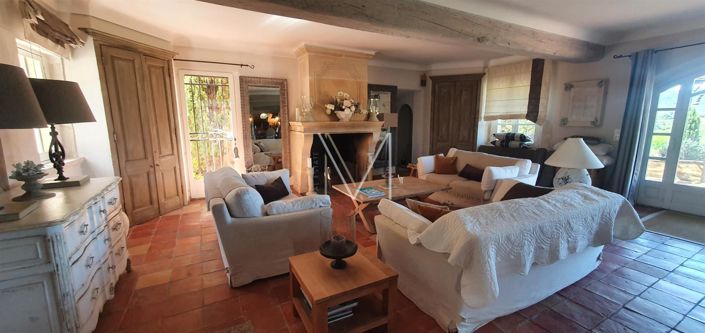 Image No.8-6 Bed House for sale