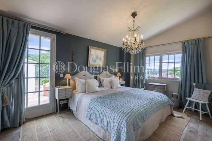 Image No.9-13 Bed House for sale