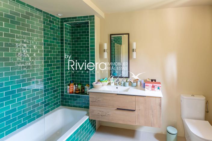 Image No.20-6 Bed House for sale