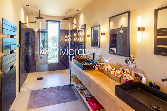 Image No.22-6 Bed House for sale