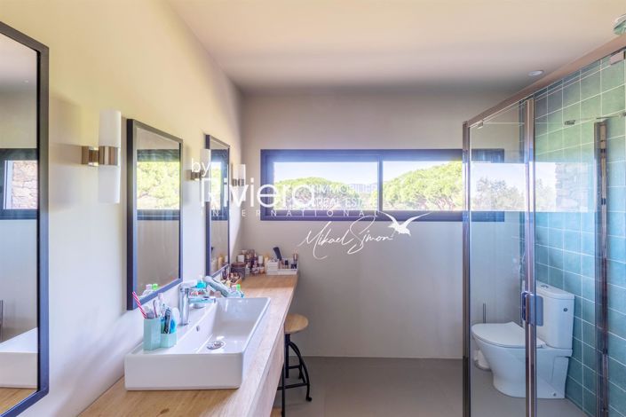 Image No.24-6 Bed House for sale