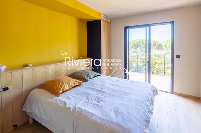 Image No.28-6 Bed House for sale