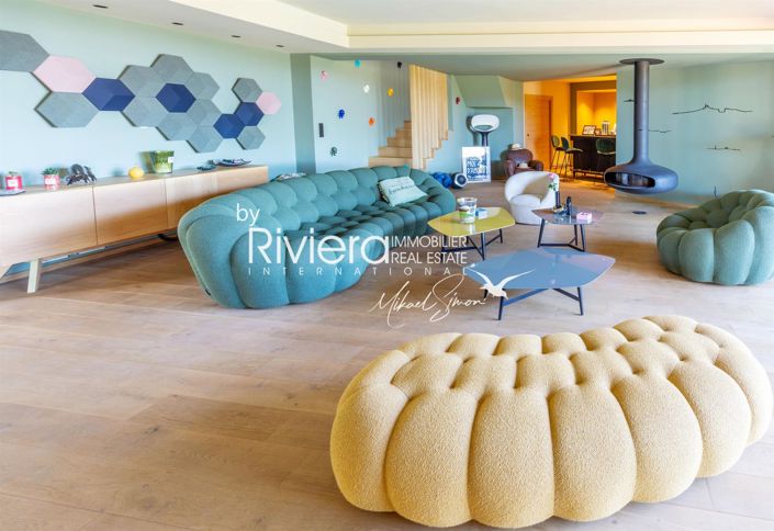 Image No.8-6 Bed House for sale